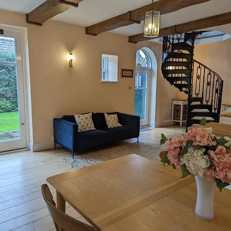 Skipton House Annex 서스크